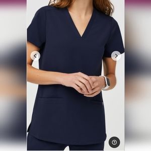Figs Casma 3 pocket top Medium Navy